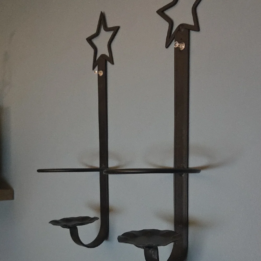 N/A home sconces room